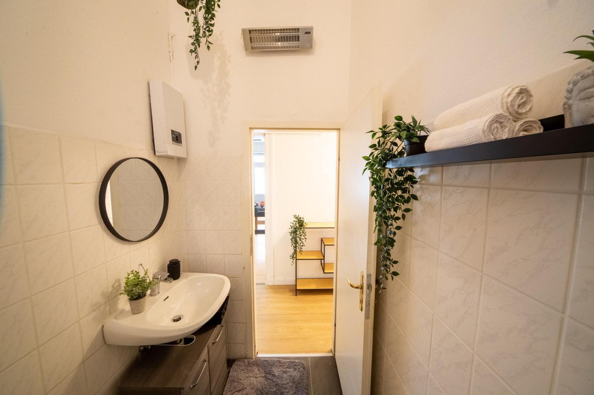 Massagesessel, King-Sized Bed, Billardtisch, 2 Couches Leilighet Berlin Eksteriør bilde