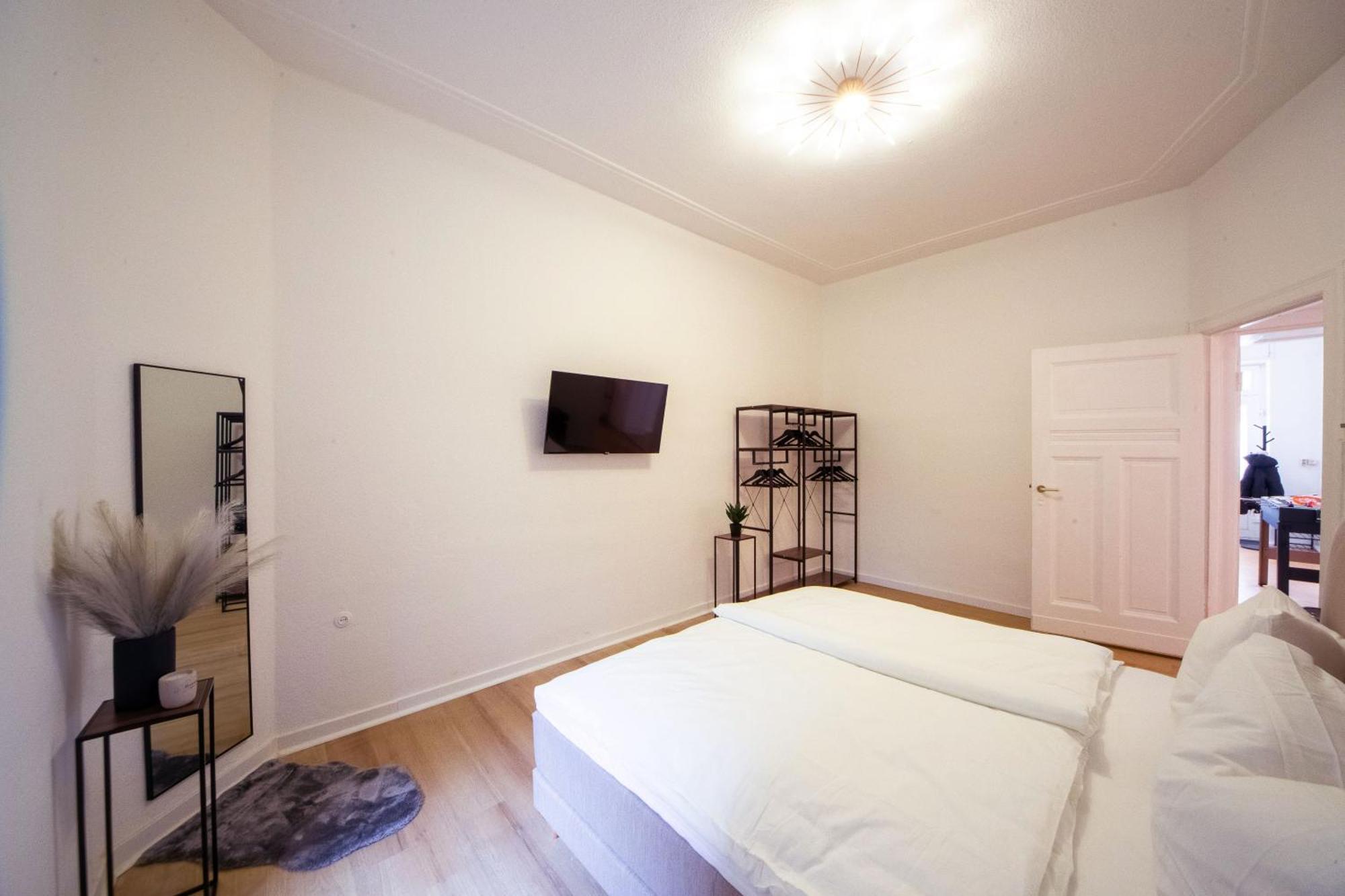 Massagesessel, King-Sized Bed, Billardtisch, 2 Couches Leilighet Berlin Eksteriør bilde